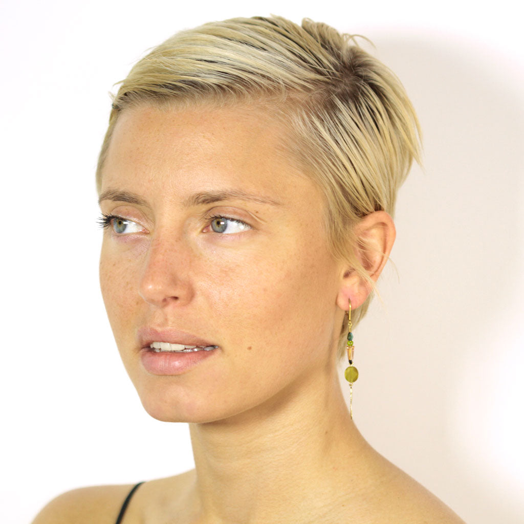 le fourbi de capucine boucles d'oreille laiton perles de verre BI 29 B le FDC
